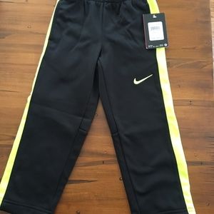 Boys Nike thermal fit pants
